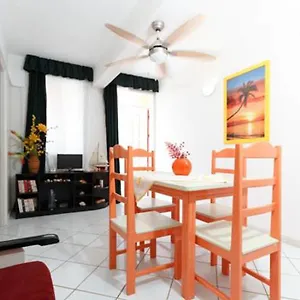 Holiday Aparthotel Apartamento Santa María