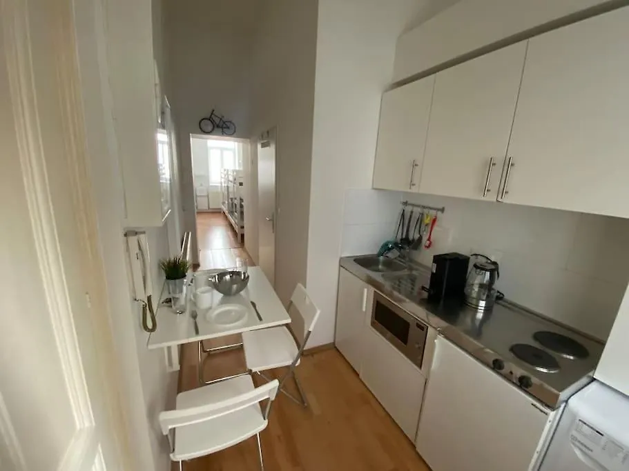 Cozy Appartm With + Airport/City Center Connection Apartment Vienna