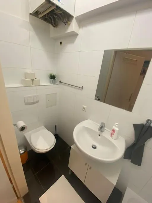 Cozy Appartm With + Airport/City Center Connection Apartamento Viena