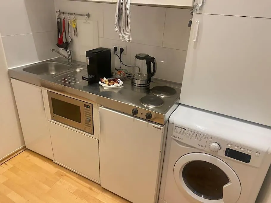 Cozy Appartm With + Airport/City Center Connection Apartamento Viena